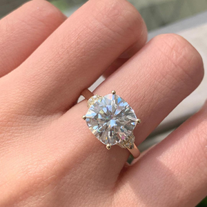 Moissanite Top Vente 3 Carat Coussin Coupe Bague de Fiançailles originale en Or Jaune 18k Fine Jewelry Rings Wholesale - Product Image 1