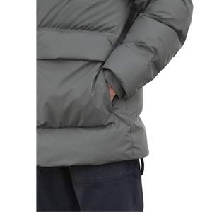 Parka de Plumón Larga con Capucha para Hombre, Color Gris Ceniza, Estilo Moderno, Aislamiento Térmico, Chaqueta de Invierno Resistente al Viento, OEM, ODM, Venta al Por Mayor - Product Image 2