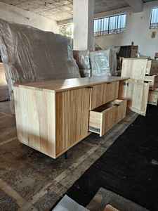 Meuble TV NORDICA en chêne massif cannelé, console multimédia ELYSIAN LUXE, design européen durable et écologique - Product Image 4