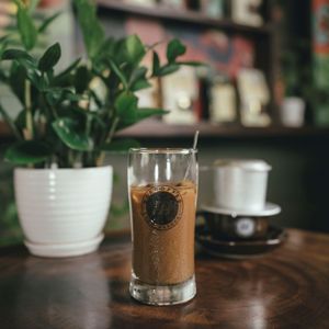 กาแฟบดผสม 70% โรบัสต้า 30% อาราบิก้า กาแฟเวียดนามแบบดั้งเดิม คั่วระดับกลาง ปรับแต่งได้ตามต้องการ บรรจุถุง 1 กก. รับผลิตแบบ OEM/ODM - Product Image 3