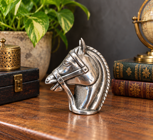 Statue de tête de cheval artisanale en finition argentée, sculpture de buste équestre en métal avec bride et crinière détaillées, animal décoratif - Product Image 6