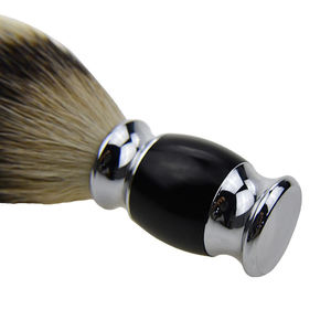 Brocha de Afeitar de Pelo Sintético Premium para Hombre, Más Vendida, con Mango de Madera Personalizado con Detalles en Negro y Cromo - Product Image 3