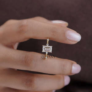 แหวนหมั้นเพชรโมอิสเจียระไนสีมรกตขนาด14K แหวนทองด้านข้างทรงกลมตัดระยะสำหรับงานแต่งงานหรือของขวัญ - Product Image 5