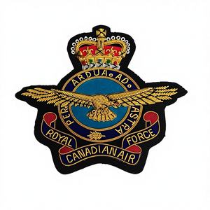 Badges en fil d'or pour uniformes et casquettes des officiers royaux canadiens - Product Image 1