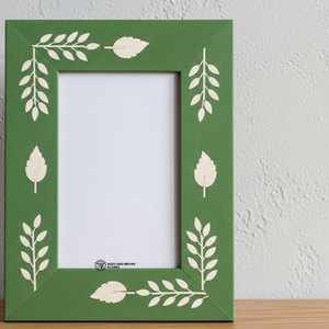 Cadre photo de luxe en os vert incrusté, fait main, motif floral - Product Image 2