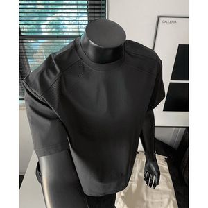 เสื้อยืดผู้ชายผ้าตาข่ายระบายอากาศ แห้งเร็ว ทรงหลวม คอกลม สไตล์ลำลอง ผลิตจากโรงงานในบังคลาเทศและจีน รับสกรีนโลโก้ - Product Image 1
