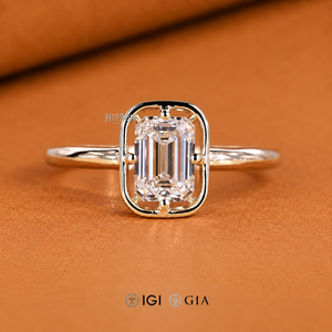 Anillo de compromiso solitario con diamante cultivado en laboratorio de corte esmeralda, certificado IGI, anillo de diamante de 1 a 2 quilates, galería abierta, aniversario - Product Image 1