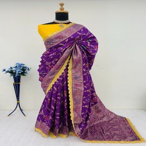 Sari de Seda Dola Premium VASTRA COTTAGE con Tejido Floral Jaal Tradicional Banarasi Zari y Borde con Corte Festoneado - Product Image 2