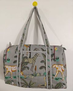 Magnifique sac de voyage matelassé en pur coton, imprimé à la main, motif floral, pour le sport, les voyages et le shopping - Vente en gros de sacs de voyage floraux - Product Image 2