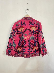 เสื้อแจ็คเก็ตผ้าฝ้ายปักลายซูซานีสีชมพูสไตล์วินเทจโบโฮ คอตั้ง ลายดอกไม้ ดีไซน์เนอร์ เสื้อคลุมสำหรับผู้หญิง - Product Image 5