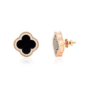 Pendientes de Oro Blanco de 18K con Ónix en Forma de Trébol y Diamantes Pavé - Product Image 3