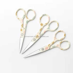 Mini ciseaux à cuticules en acier inoxydable de haute qualité à pointe fine pour les voyages, la broderie, les travaux manuels, les loisirs créatifs - Product Image 4