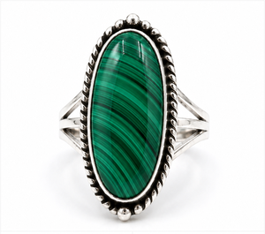 Anillo Ovalado de Malaquita Natural en Plata |   Anillo de Plata de Ley 925 Hecho a Mano con Malaquita |   Joyería Boho con Piedras Preciosas Verdes, Regalo - Product Image 2