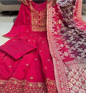 Vestido de Novia Étnico Indio de Invierno, Estilo Anarkali, con Bordado Intenso y Lentejuelas, Salwar Kameez, Corte Ajustado, Modal y Seda, Gran Venta - Product Image 5