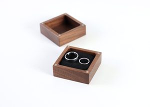 Boîte à bague en bois de noyer avec couvercle magnétique, gravure personnalisée, boîte cadeau pour demande en mariage, bijoux, OEM, mariage, entreprise, Vietnam - Product Image 4