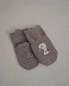 Peekaboo Chaussettes en mélange de coton avec motifs d'animaux mignons pour bébés et enfants – Chien, lapin et écureuil - Product Image 6