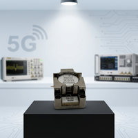 Isolateur RF large bande 8-20 GHz à isolation élevée et faible perte d'insertion, dispositif micro-ondes pour la communication radar, satellite et module RF