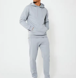 Conjunto Deportivo de Sudadera con Capucha Gris Claro para Hombre - Conjunto de Sudadera y Pantalones Deportivos Lisos con Logotipo Personalizado, Ropa Deportiva Informal de Dos Piezas - Product Image 2