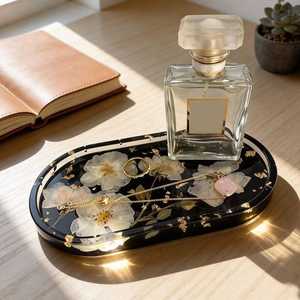 ถาดไม้ทำมือผสมเรซิ่นสีเขียวลายแม่น้ำ พร้อมหูจับโลหะสีดำ - Product Image 2