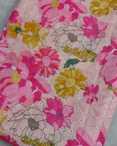 Tissu imprimé numérique de qualité supérieure en polyester, coton, rayonne et mousseline à motifs floraux pour robes, chemisiers et vêtements féminins - Product Image 4