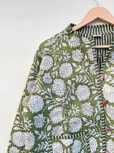 Chaqueta Bomber Acolchada con Parches Florales, Chaqueta de Invierno de Algodón para Mujer, Cuello Alto, Manga Larga, Diseño Bordado a Mano, Estilo Bohemio - Product Image 4