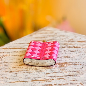 Botella de Bolsillo de Lujo Mini de Cuero Genuino a Cuadros Negros, Portátil, Ligera e Impermeable, de Gran Venta - Product Image 4