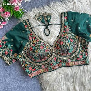 Nueva colección de blusas de seda pesada con lentejuelas, manga corta y cuello redondo. Proveedor de la India. Exportador de moda femenina. - Product Image 4