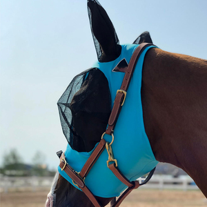 Masque anti-mouches respirant pour chevaux, personnalisable avec logo, haute qualité, protection UV intégrale en maille souple pour le nez et les oreilles, idéal pour les jambières par temps chaud - Product Image 2