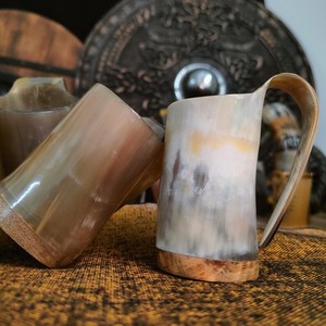 Mug rustique fait main en corne, authentique, écologique, vaisselle naturelle, tasse élégante et durable, idéal pour le café, le thé, le whisky, les fêtes - Product Image 5