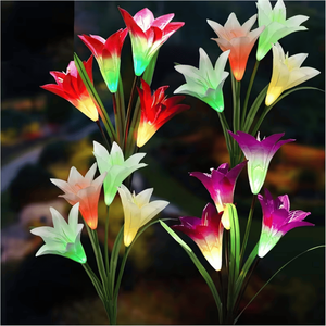 Set di 4 Luci Solari Decorative da Giardino C 16, Grandi Gigli Artificiali Multicolore, Corpo Lampada in ABS, Temperatura Colore 3000K - Product Image 4