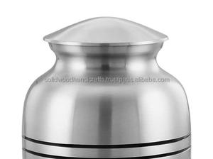 Urnes funéraires décoratives en laiton faites à la main pour hommes et femmes - Product Image 4