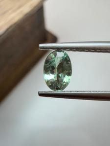 Alexandrite naturelle, taille ovale, couleur verte changeante, pierre précieuse non montée, 4,20x6,20 mm, 0,60 ct, pierre de collection pour bijoux - Product Image 1