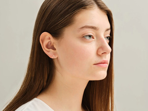 ต่างหูเพชรทรงเชฟรอนสีขาวทองคำขาว - Product Image 6