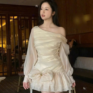 Robe longue élégante et sexy pour femme, à manches courtes, alliant parfaitement élégance, confort et style décontracté ou formel pour diverses occasions, en soie maxi. - Product Image 2
