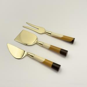 Ensemble de couteaux à fromage élégants et modernes en acier inoxydable doré avec manche en résine, compatibles lave-vaisselle, pour le petit-déjeuner et la cuisine - Product Image 6