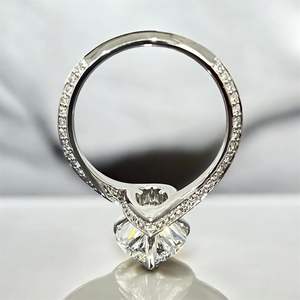 แหวนมอสซาไนต์ทรงลูกแพร์ดีไซน์หรูหราประดับเพชรแบบซ่อน สำหรับผู้หญิง เงินแท้ 925 สไตล์คลาสสิก แหวนหมั้น ของขวัญสำหรับคนรัก - Product Image 6