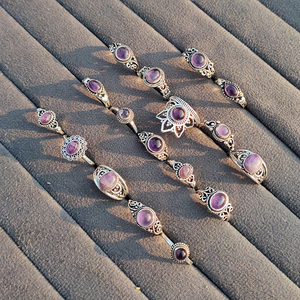 Bagues ajustables unisexes bohèmes en laiton plaqué argent faites à la main avec améthyste et pierre précieuse lavande, vente en gros - Product Image 2