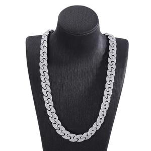Cadena de Eslabones Cubanos de Moissanita VVS de 12 mm para Uso Casual y Formal, Plata de Ley 925 Personalizada, Suministro al por Mayor - Product Image 1