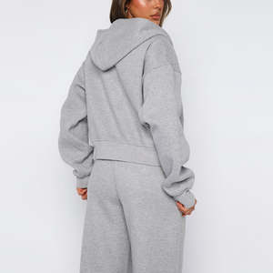 Ensemble de survêtement personnalisé pour femme, coupe ample, gris, décontracté, hiver, avec sweat à capuche zippé et pantalon de jogging à jambe large, en tissu Dry Fit - Product Image 3