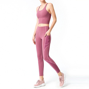 Conjuntos de Yoga para Mujer al por Mayor con Logotipo Personalizado, Ropa Deportiva Cómoda con Costuras, Conjuntos de Yoga Transpirables de Tallas Grandes para Gimnasio y Fitness - Product Image 1
