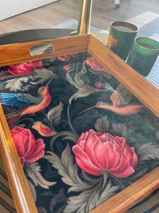 Bandeja de servir de madera hecha a mano con resina epoxi, una maravillosa bandeja de madera envejecida hecha a mano, decorada con un patrón clásico. - Product Image 5