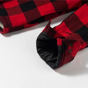 Veste en flanelle de coton pour homme, doublée en sherpa, matelassée, à manches longues, à carreaux, avec boutons pression, à capuche - Product Image 5