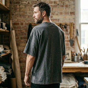 Camiseta Oversize de Algodón Grueso Personalizada para Hombre, Estilo Vintage Lavado, Corte Holgado, Streetwear con Borde sin Rematar y Logotipo de Estrella Aplicado - Product Image 4