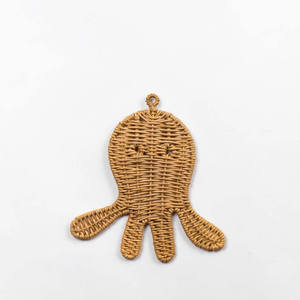 Décoration murale élégante en forme de pieuvre artisanale, en rotin, pour la chambre d'enfant, matériau durable, objet décoratif pour la décoration murale de la chambre d'enfant. - Product Image 2