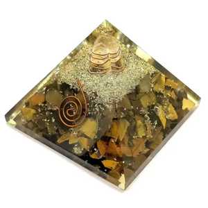 Pyramide d'Orgone sculptée en Agate Œil de Tigre de Qualité Supérieure, Portable, Vente en Gros de Ruhi Agate - Product Image 1