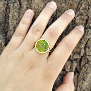 Anillo ajustable ligero de moda con peridoto Mohave, turquesa cobre, latón chapado en oro de 18k, gema redonda, anillos abiertos. - Product Image 1