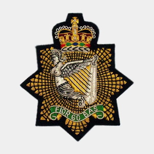 Parches de tela personalizados con gancho, bordados a mano, termoadhesivos o adhesivos, insignias bordadas para chaquetas y gorras - Product Image 3