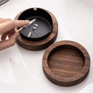 Cendrier sans fumée en aluminium avec couvercle, design simple noir, artisanat haut de gamme, accessoire de fumeur de style américain - Product Image 4