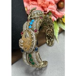 สร้อยข้อมือทองเหลืองชุบทองประดับมอสซาไนต์ ดีไซน์หรูหรา สำหรับผู้หญิง สวมใส่ในงานแต่งงาน งานหมั้น หรืองานเลี้ยง - Product Image 1