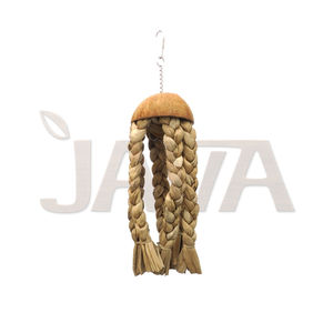 Juguetes Ecológicos para Pájaros Hechos en Indonesia, Modelo M de Medusa con Tallo de Plátano y Cáscara de Coco para Aves - Product Image 1